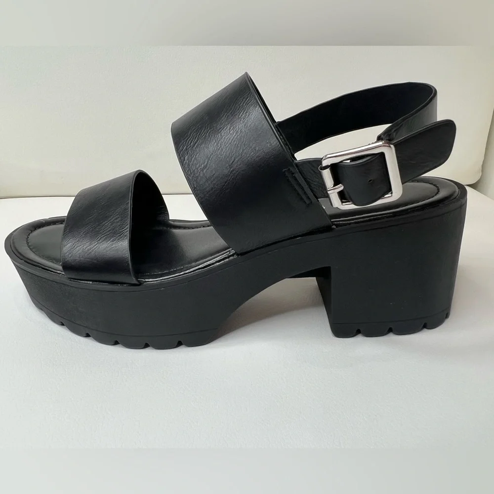 Madden Girl Black Platform Shoes Silver Buckles size 9M